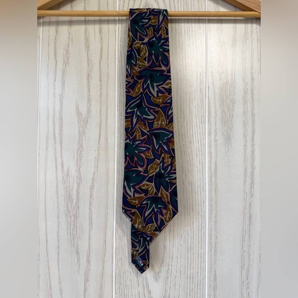 Valentino Giovanni Paris Rome Beverly Hills Men's Silk Tie Italy